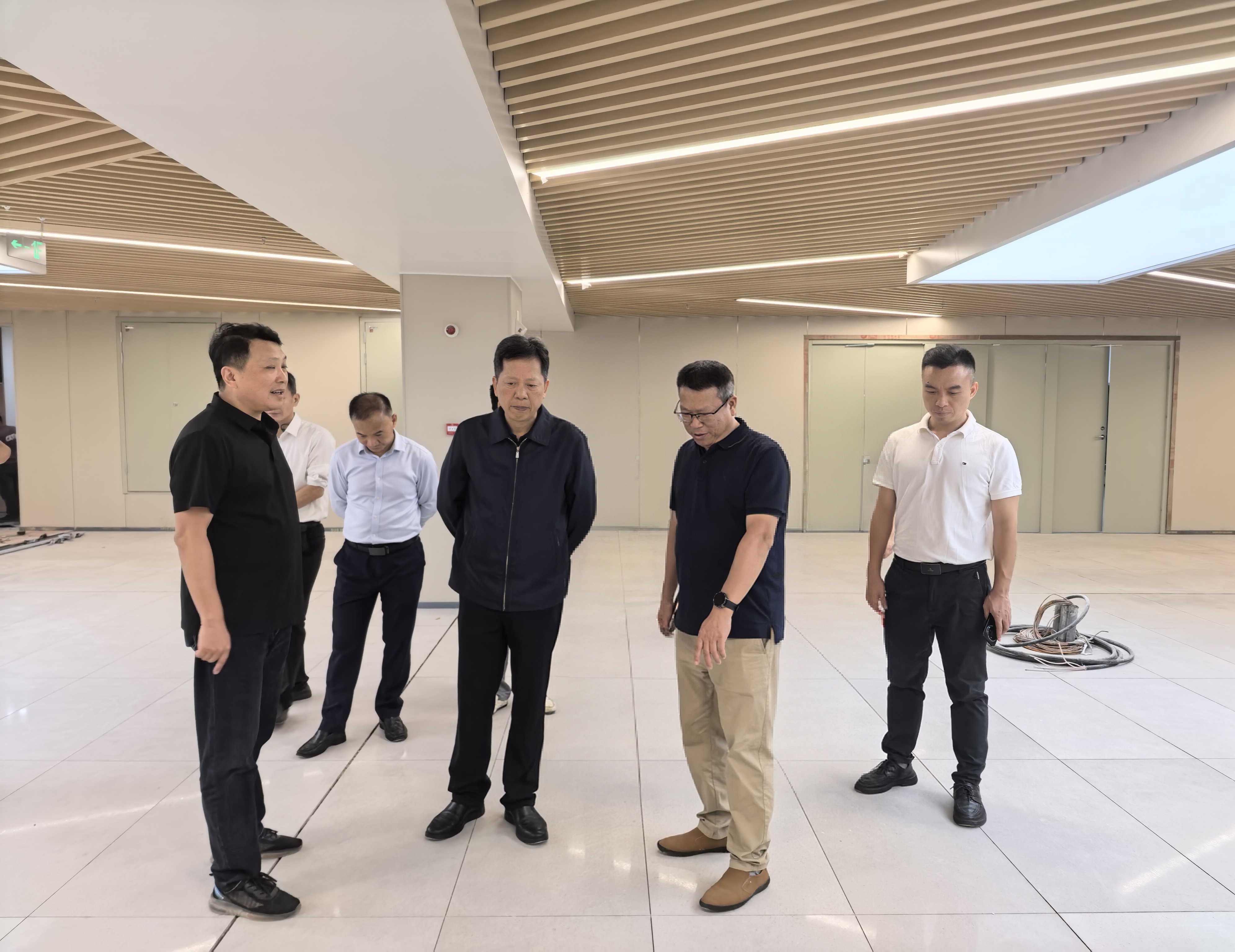 唐恒忠调研省直公共服务技术业务用房项目装修情况
